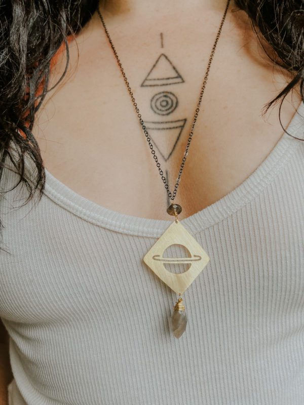 Collab With Morgen Barrett - Moonstone Saturn Necklace